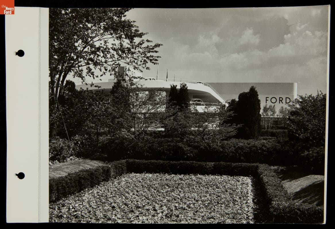 Grounds outside Ford Exposition Building, New York World's Fair, 1939