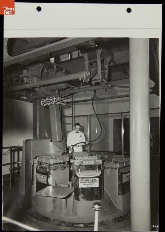 Industrial Hall, Foundry Exhibit, Ford Exposition, New York World's Fair, 1939