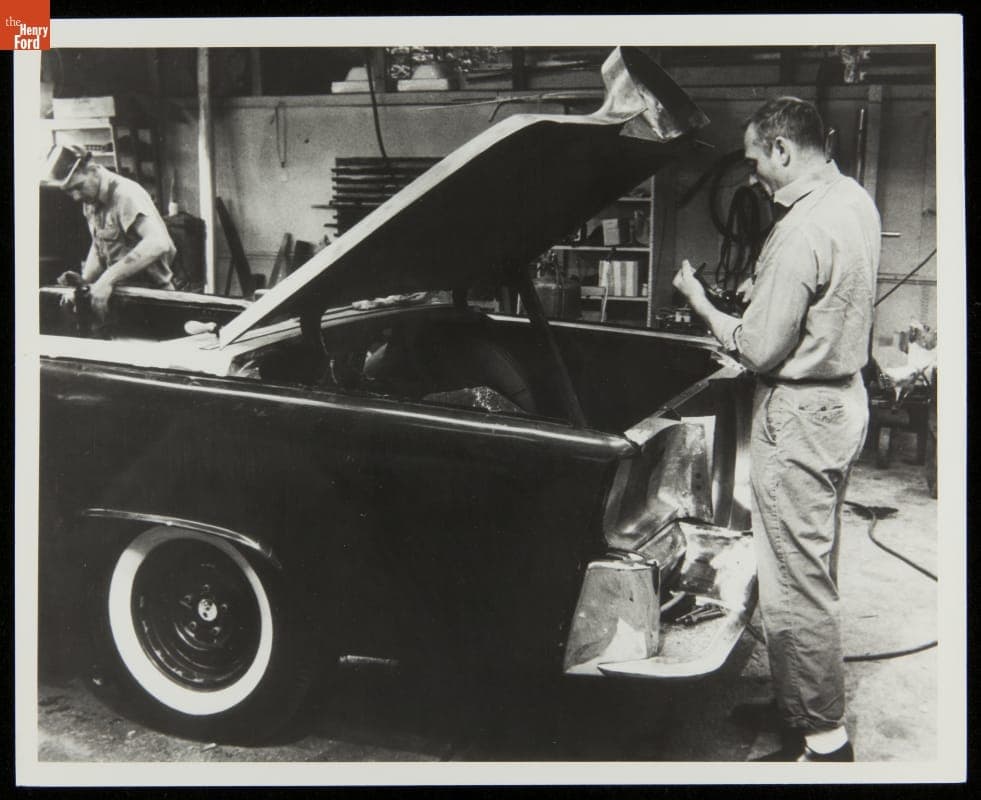 Lincoln Continental Presidential Limousine Customization, Rear Bumper with Steps, 1961