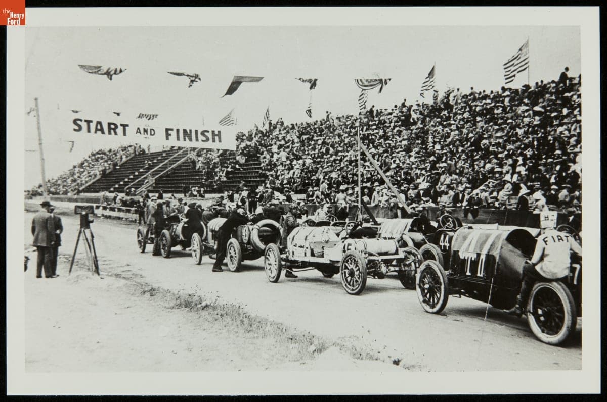 Lineup at Starting Line, Tacoma, Washington