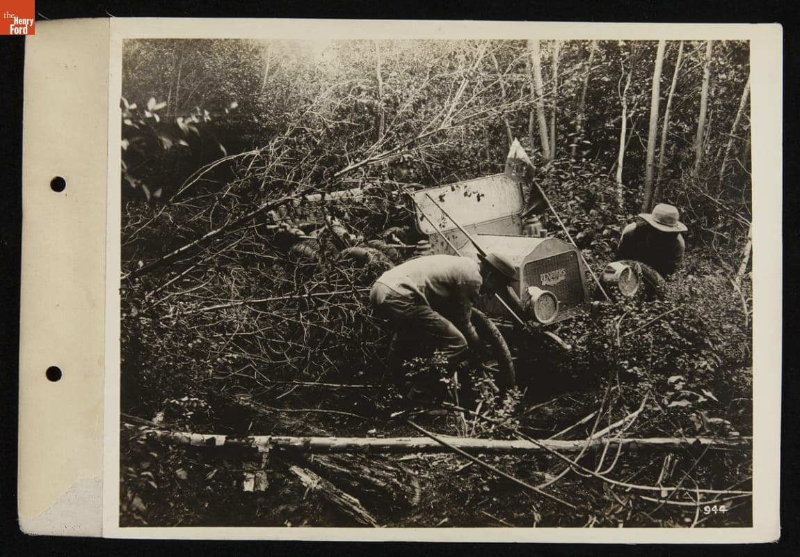 E-M-F, Flanders, Studebaker Photographs, ca. 1910-1914 -- Item 109