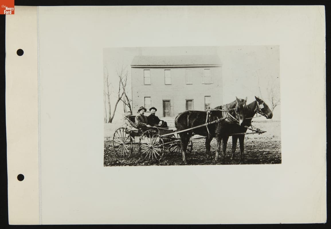 Wagon outside Logan County Courthouse in Lincoln, Illinois