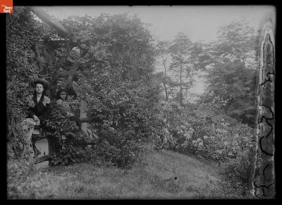 Children in Arbor No.1 at Prospect Park, 1890-1915