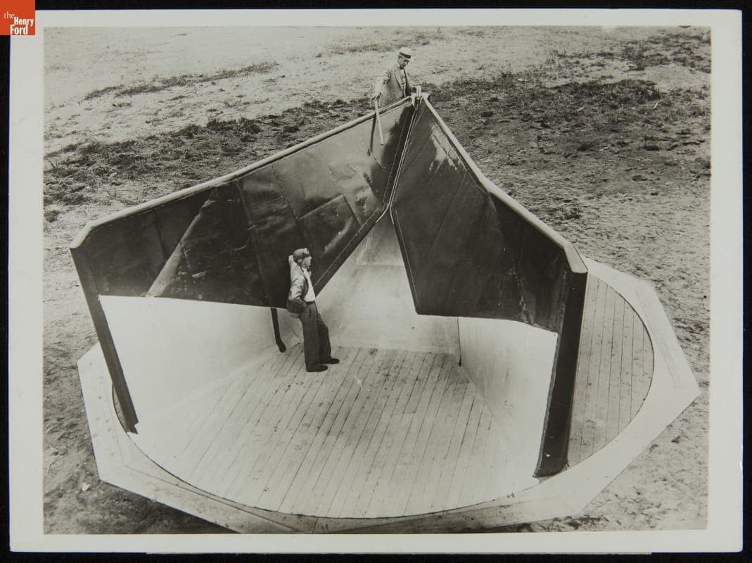 Device Enabling Airplanes to Pick Up Mail Bags from the Ground, 1928