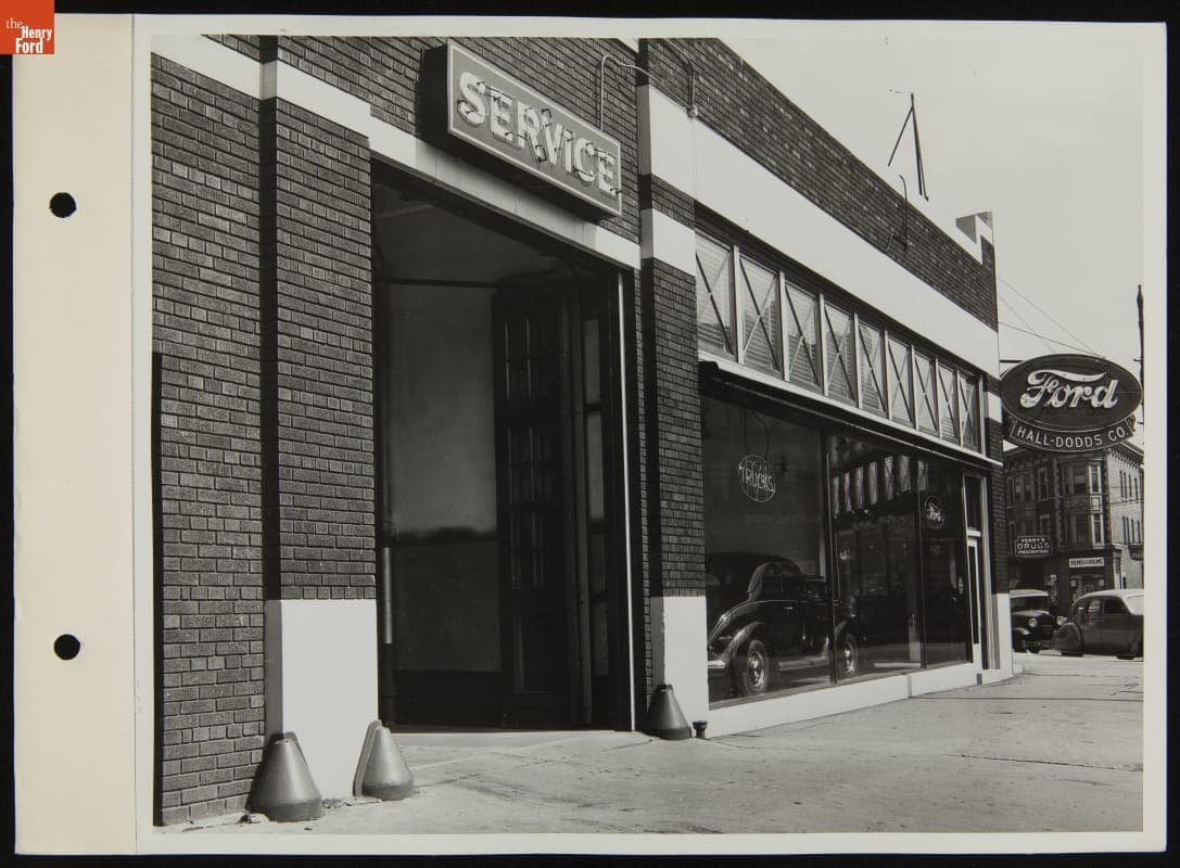 Hall-Dodds Co. Service Station Entrance, August 1937