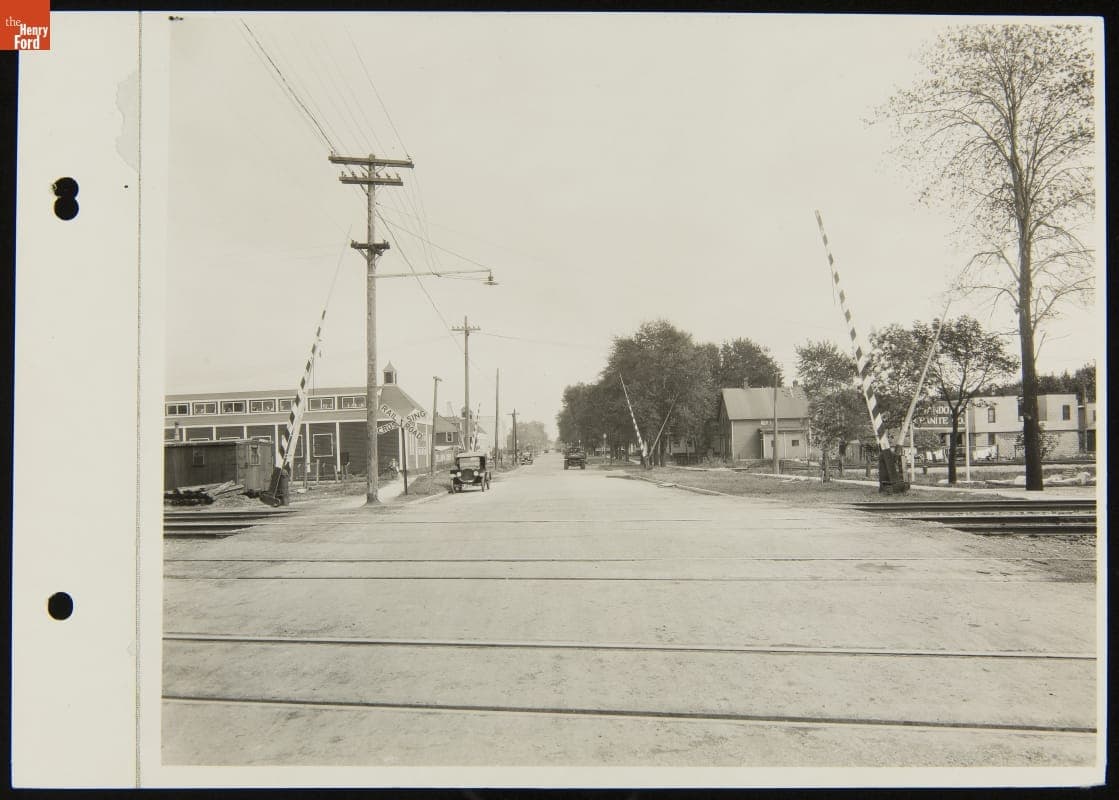 Railroad Crossing, Wyandotte, Michigan, Detroit, Toledo & Ironton Railroad, October 1925