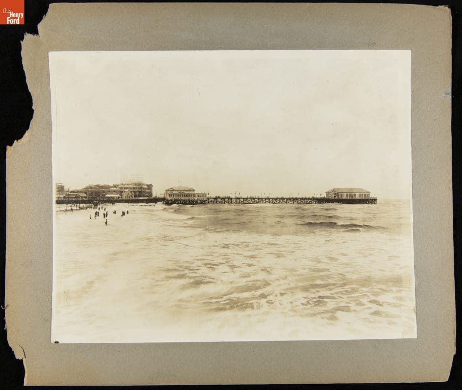 Heinz Ocean Pier, Atlantic City, New Jersey, circa 1910