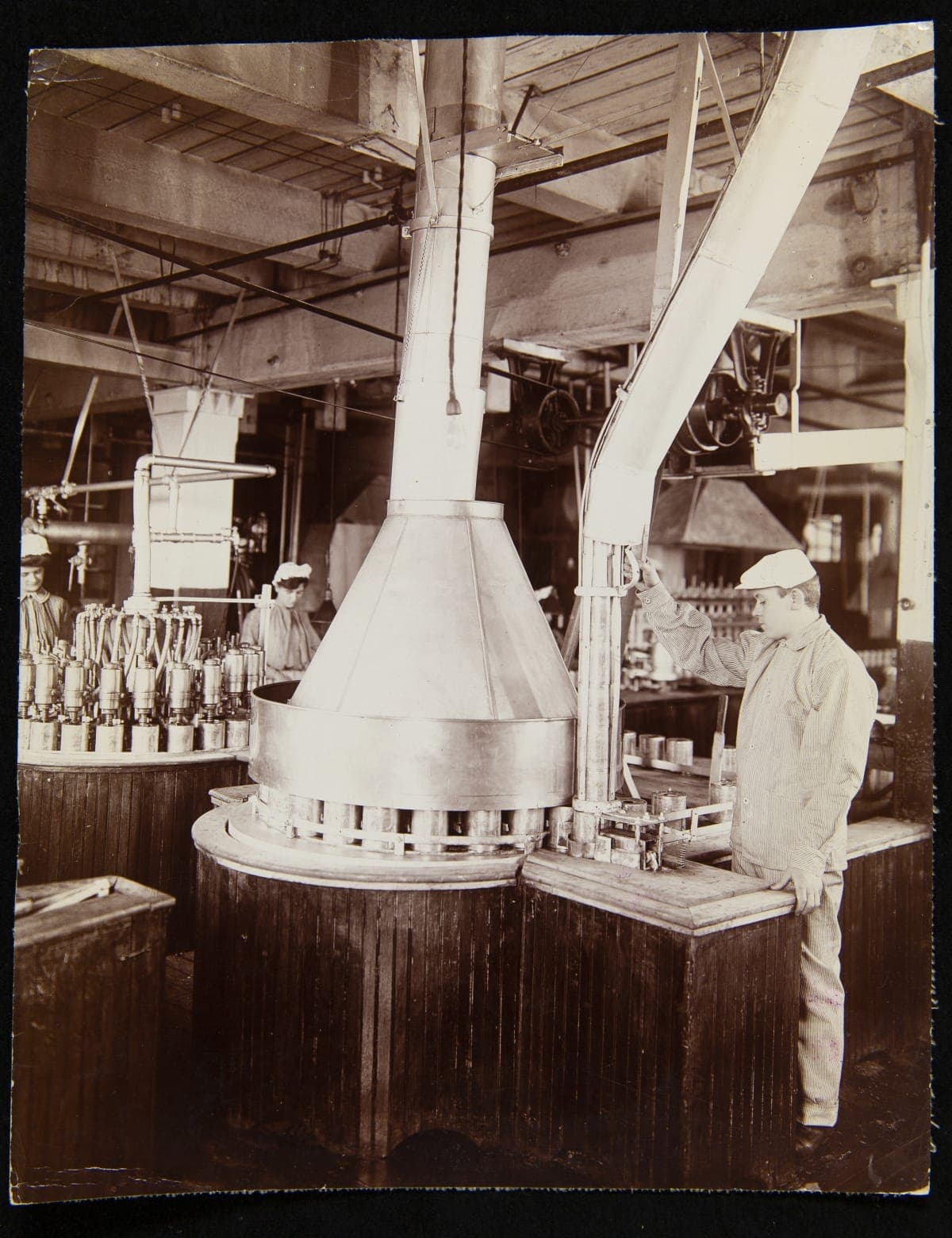Employees Filling Cans, H. J. Heinz Company, Pittsburgh, Pennsylvania, circa 1900