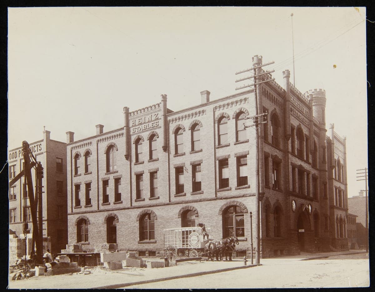Constructing H. J. Heinz Company Stables, Pittsburgh, Pennsylvania, circa 1900