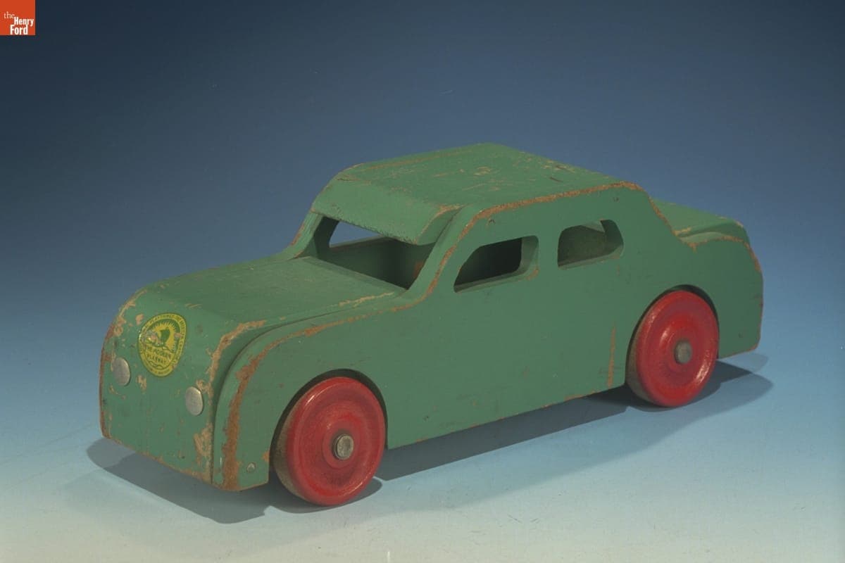 Toy Sedan, 1930-1942