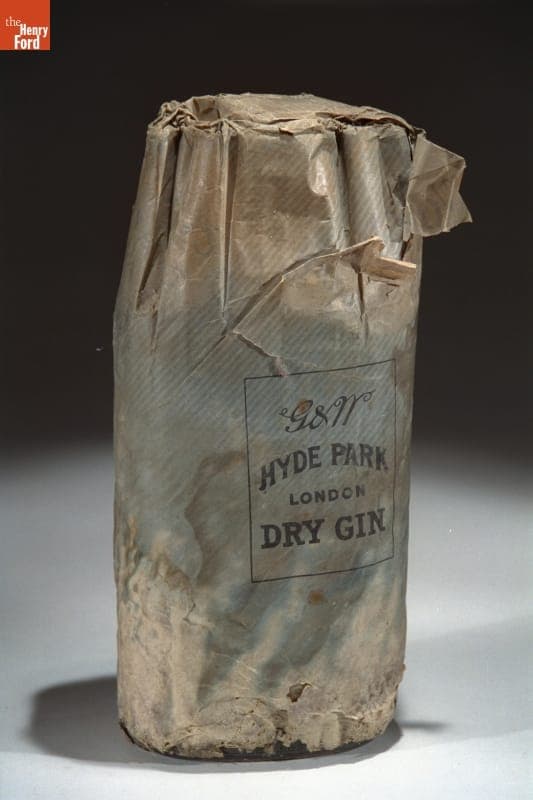 Bottle of Bootleg "Hyde Park" London Dry Gin, 1925-1932