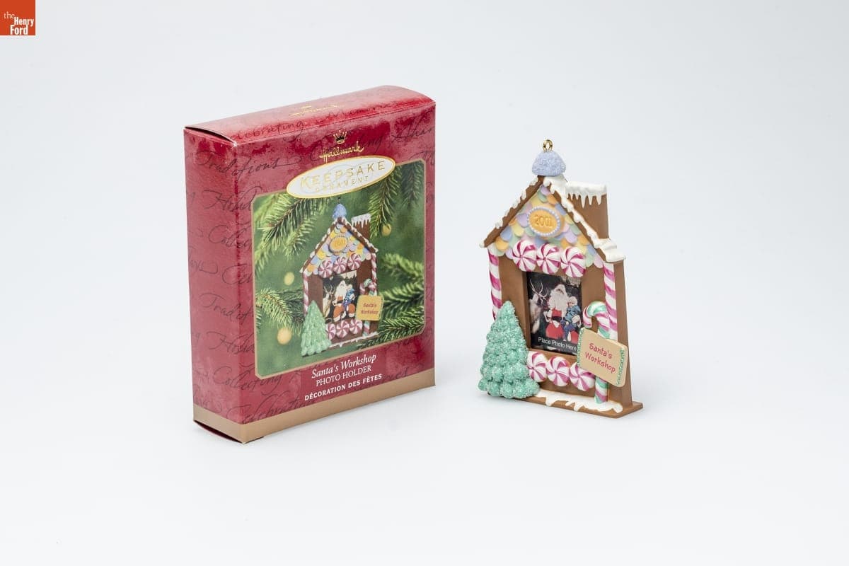 Hallmark "Santa's Workshop Photo Holder" Christmas Ornament, 2001