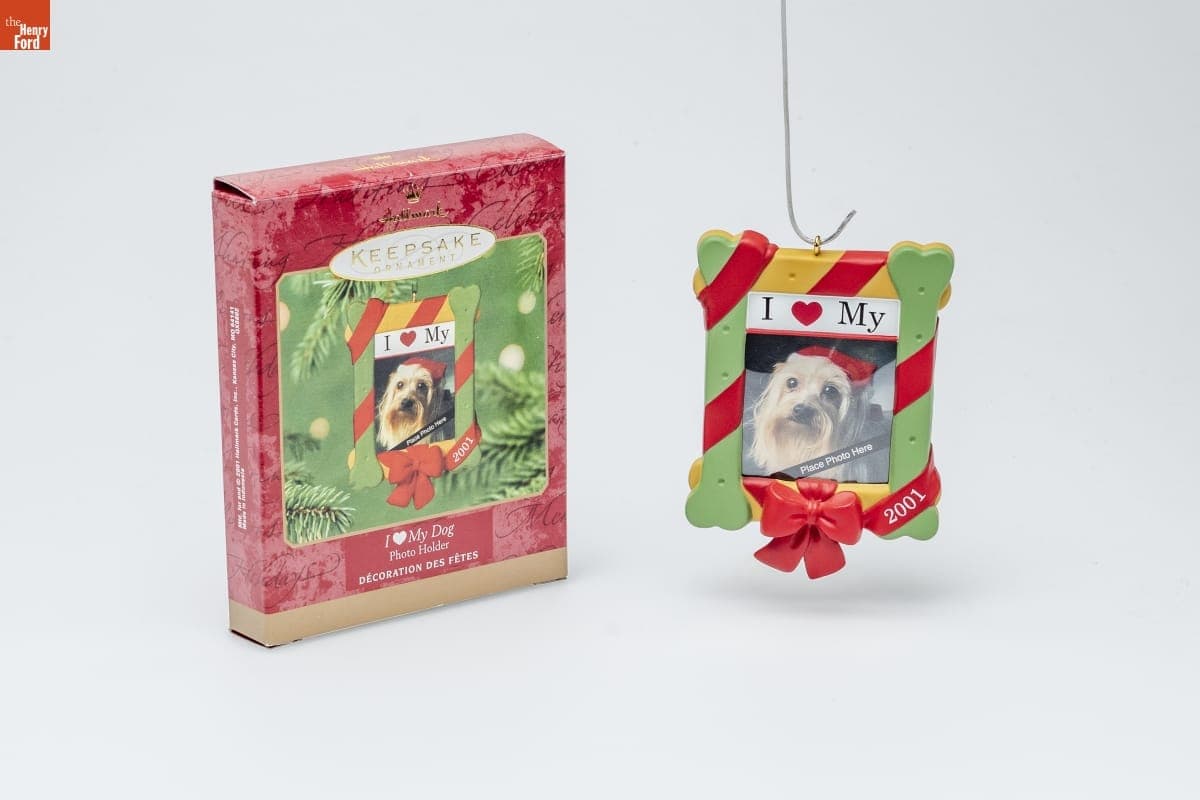 Hallmark "I Love My Dog Photo Holder" Christmas Ornament, 2001