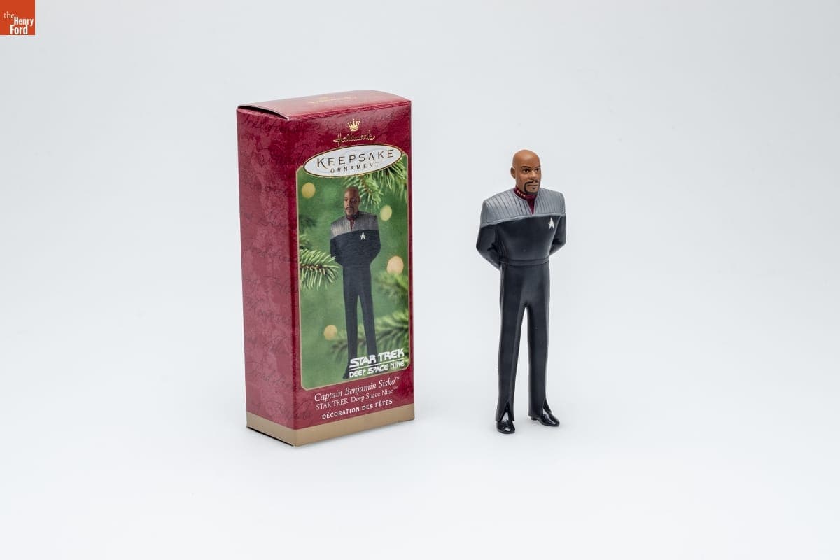 Hallmark "STAR TREK Deep Space Nine: Captain Benjamin Sisko" Christmas Ornament, 2001