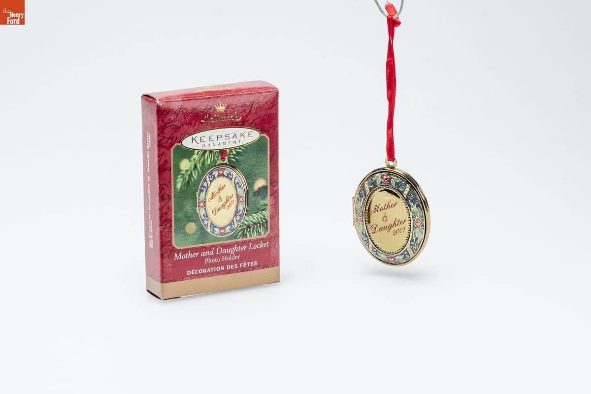 Hallmark "Mother and Daughter Locket Photo Holder" Christmas Ornament, 2001
