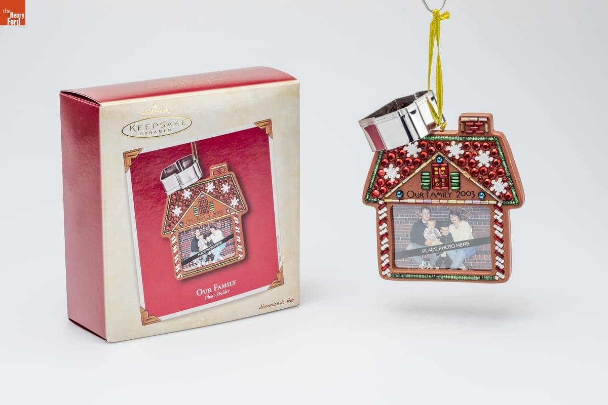 Hallmark "Our Family Photo Holder" Christmas Ornament, 2003