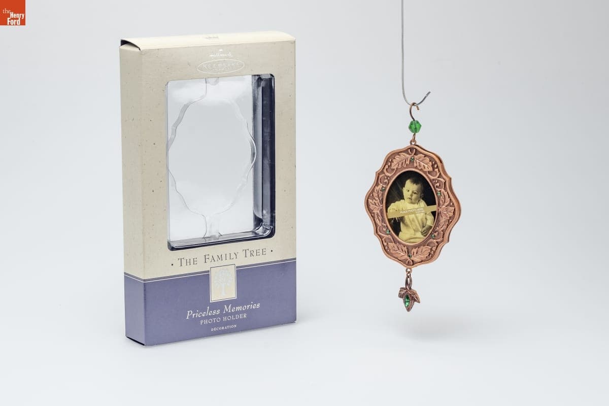 Hallmark "The Family Tree: Priceless Memories Photo Holder" Christmas Ornament, 2003