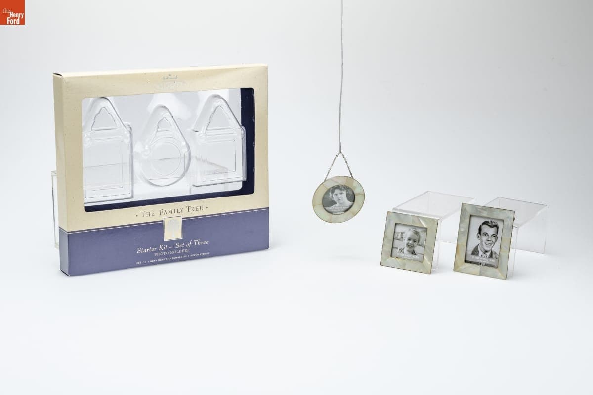 Hallmark "The Family Tree: Starter Kit - Set of Three Photo Holders" Christmas Ornaments, 2003