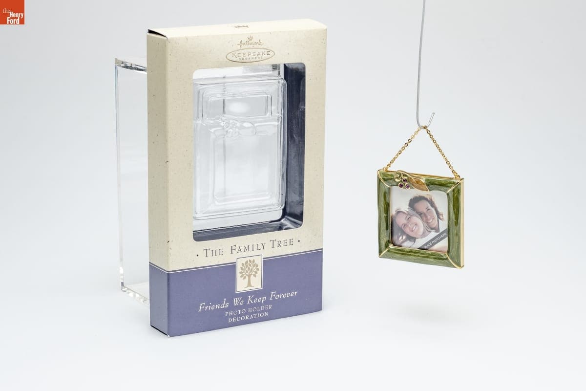 Hallmark "The Family Tree: Friends We Keep Forever Photo Holder" Christmas Ornament, 2004