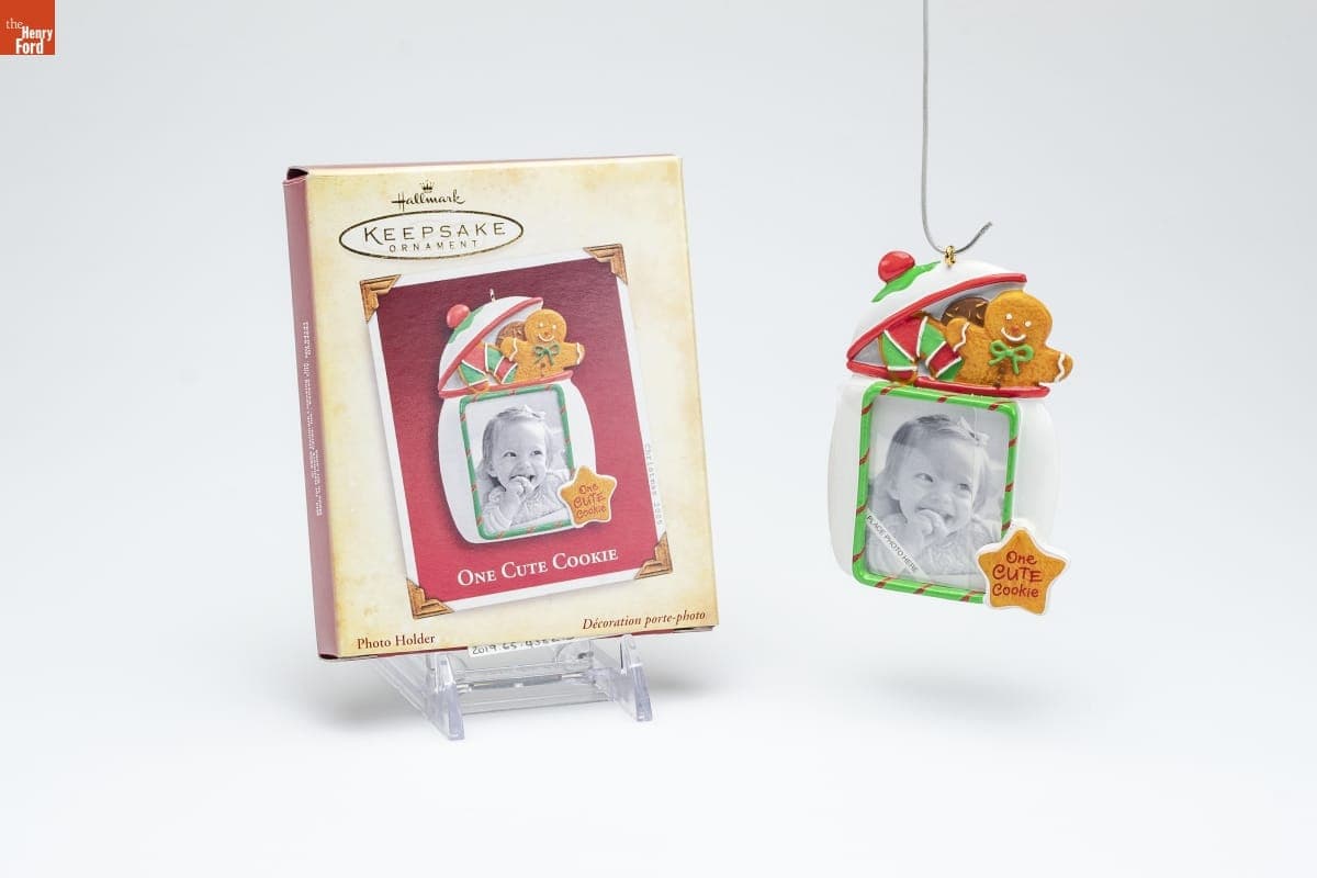 Hallmark "One Cute Cookie Photo Holder" Christmas Ornament, 2005
