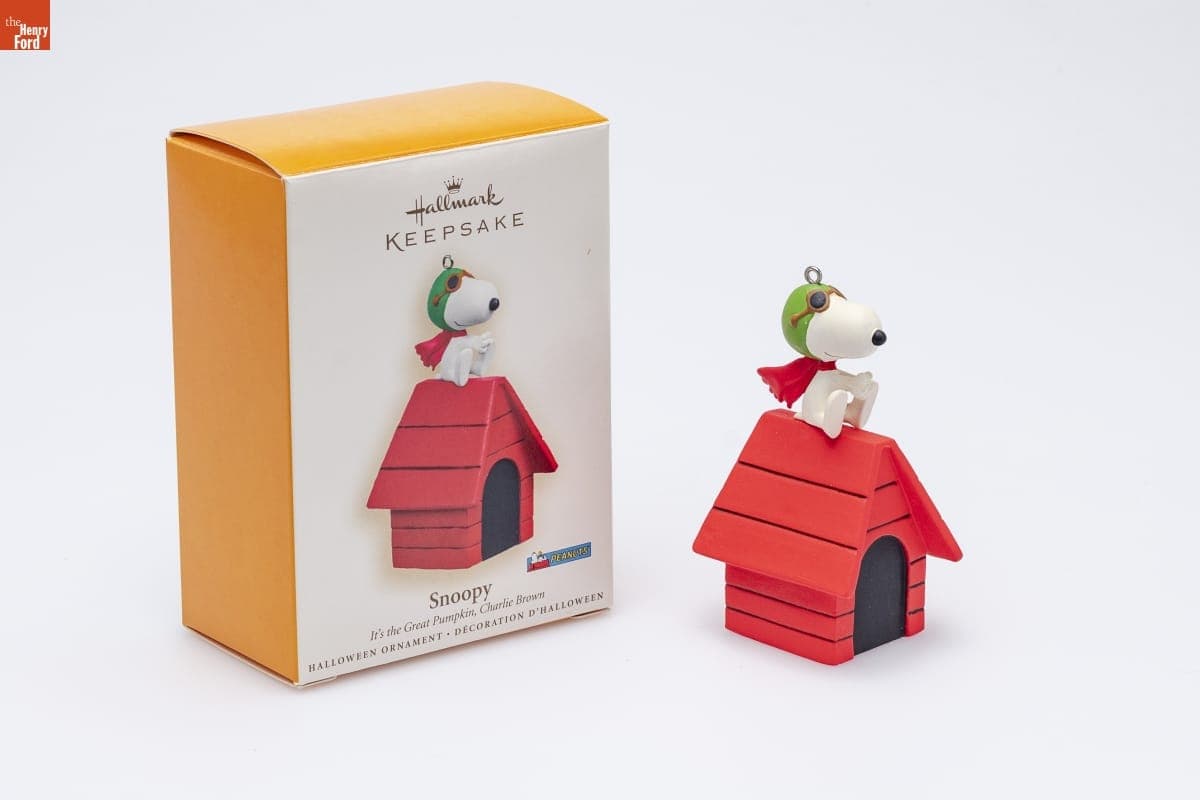 Hallmark "It's the Great Pumpkin, Charlie Brown: Snoopy" Halloween Ornament, 2006