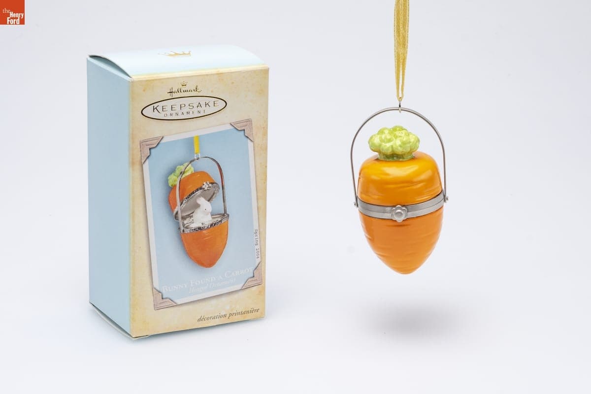 Hallmark "Bunny Found a Carrot" Spring Ornament, 2004