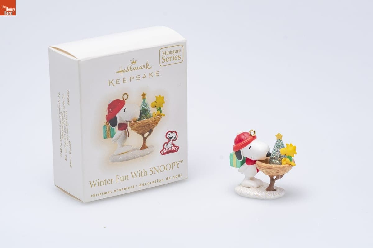 Hallmark "Winter Fun With SNOOPY Series" Miniature Christmas Ornament, 2009
