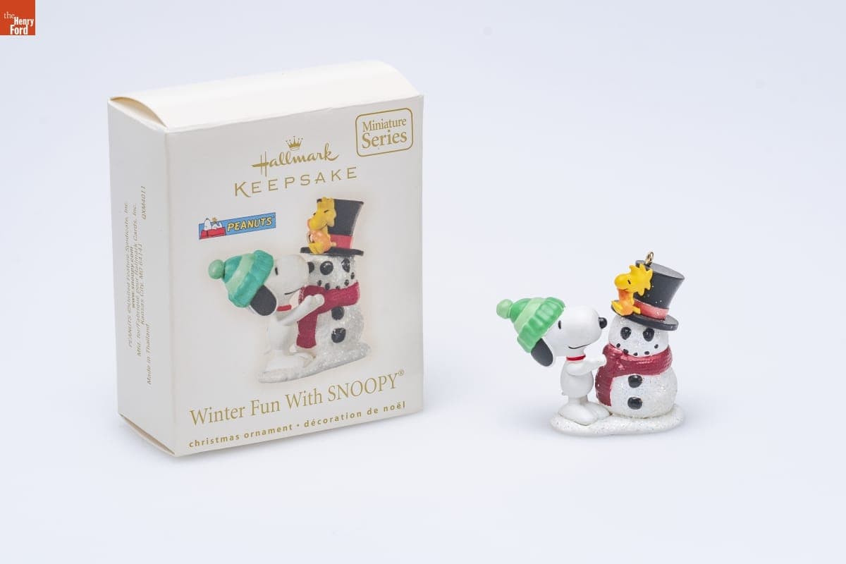 Hallmark "Winter Fun With SNOOPY Series" Miniature Christmas Ornament, 2008