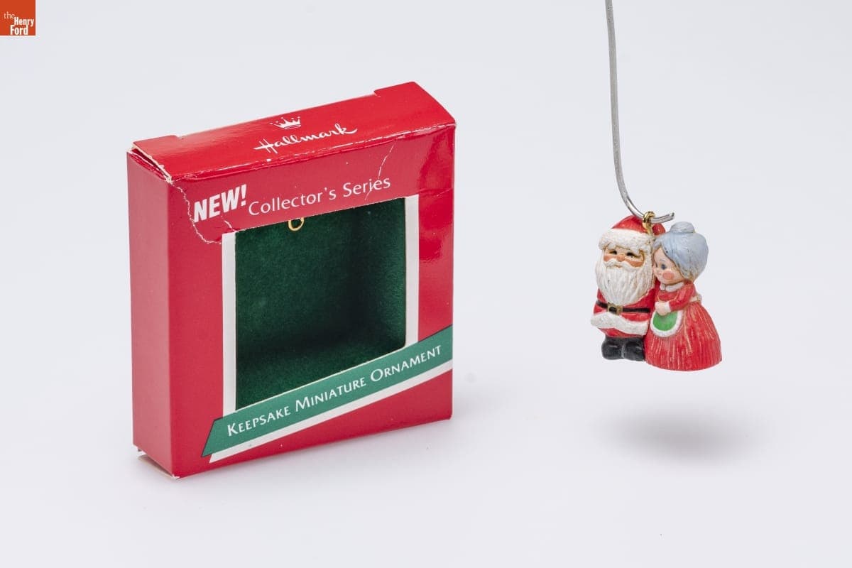 Hallmark "The Kringles Series" Miniature Christmas Ornament, 1989