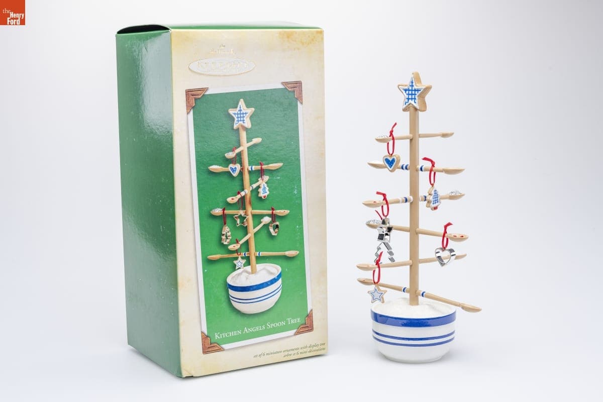 Hallmark "Kitchen Angels Spoon Tree" Miniature Christmas Ornaments and Display Stand, 2003