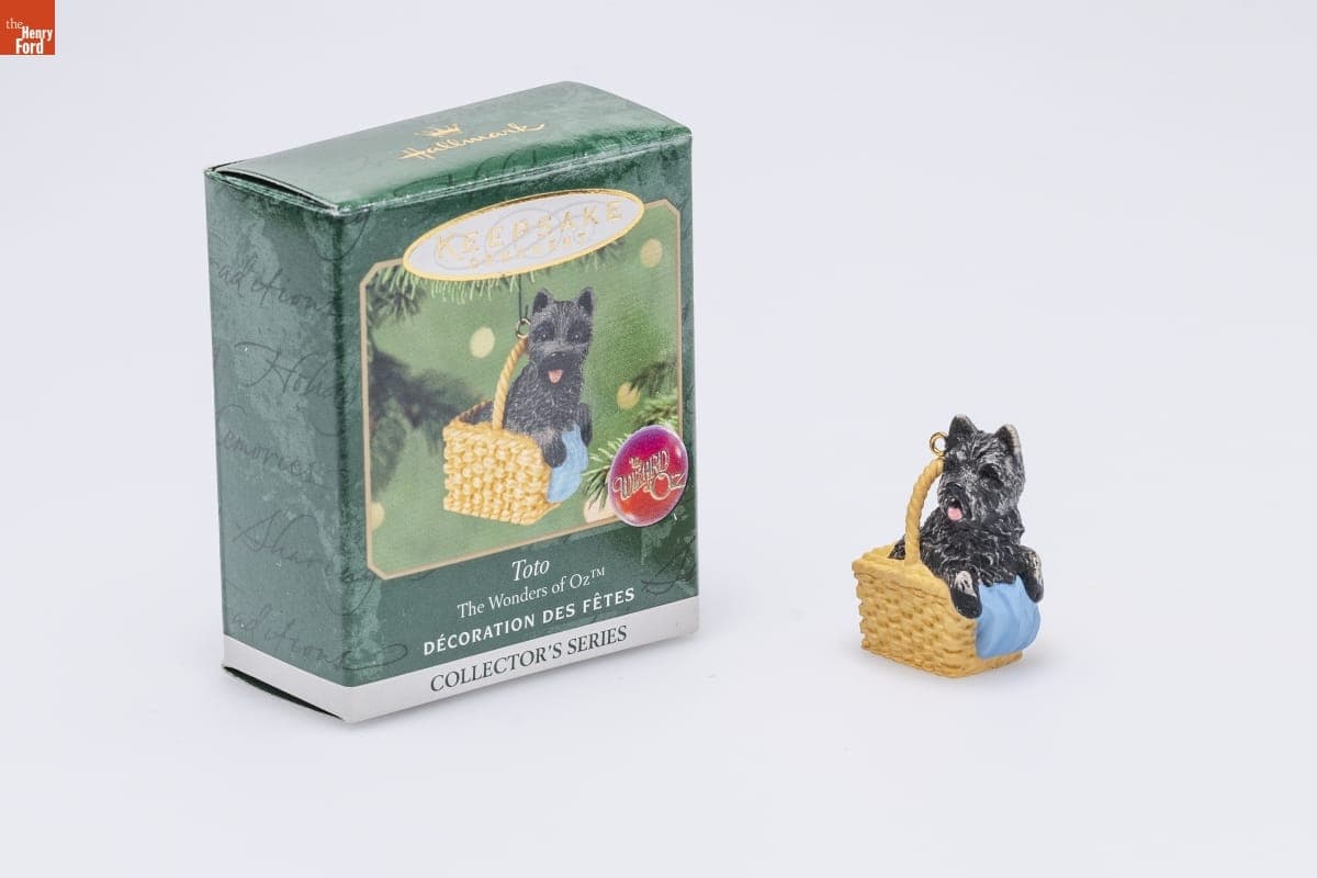 Hallmark "The Wonders of Oz Series: Toto" Miniature Christmas Ornament, 2001