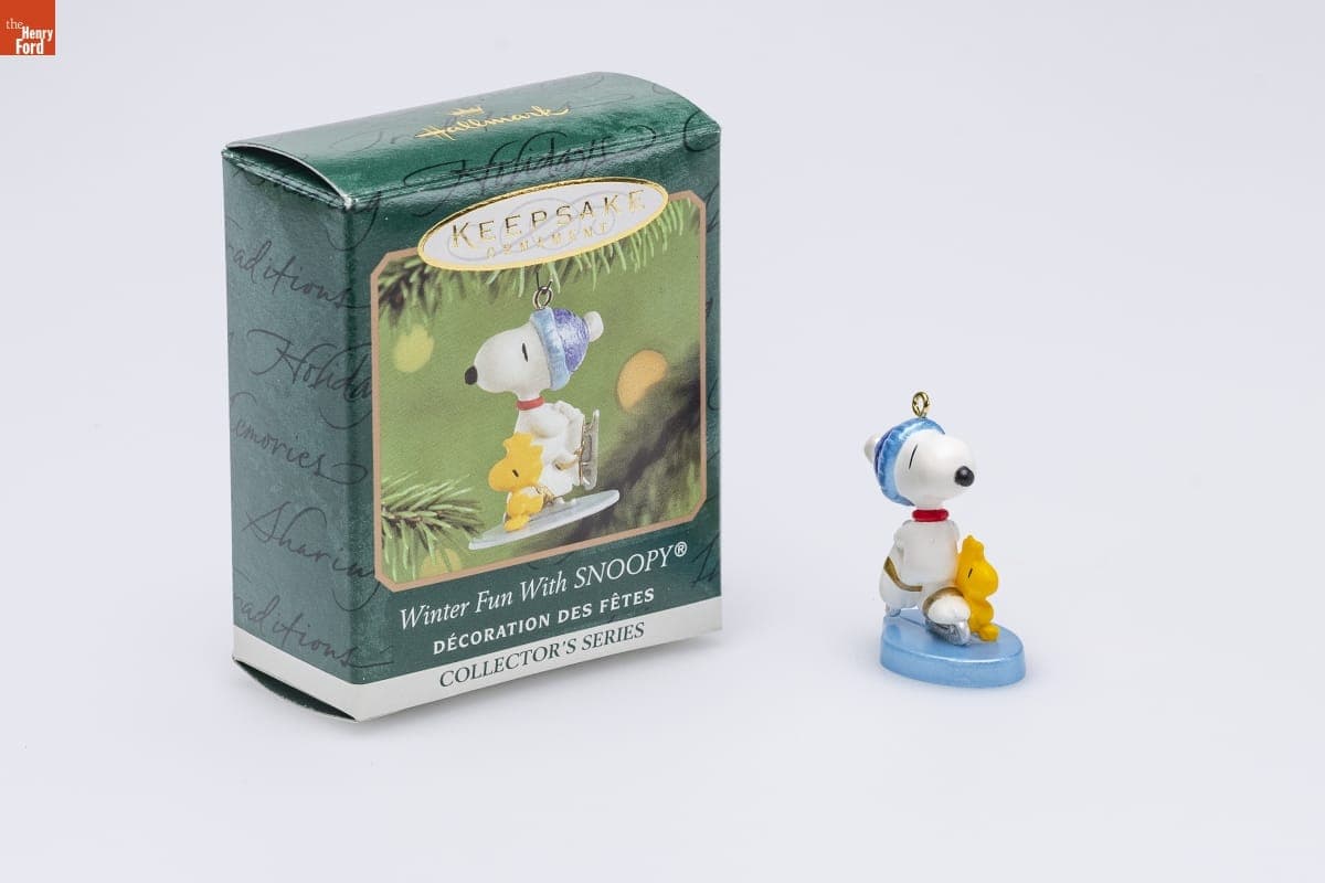 Hallmark "Winter Fun With SNOOPY Series" Miniature Christmas Ornament, 2001