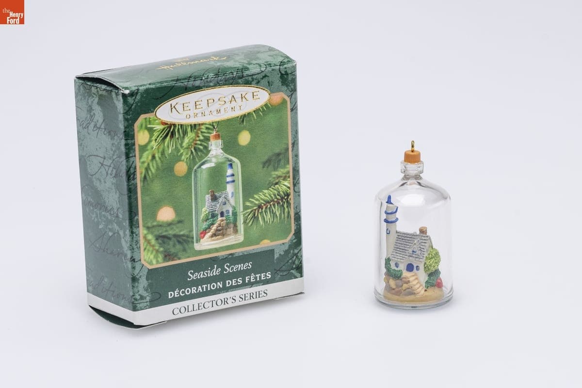 Hallmark "Seaside Scenes Series" Miniature Christmas Ornament, 2001