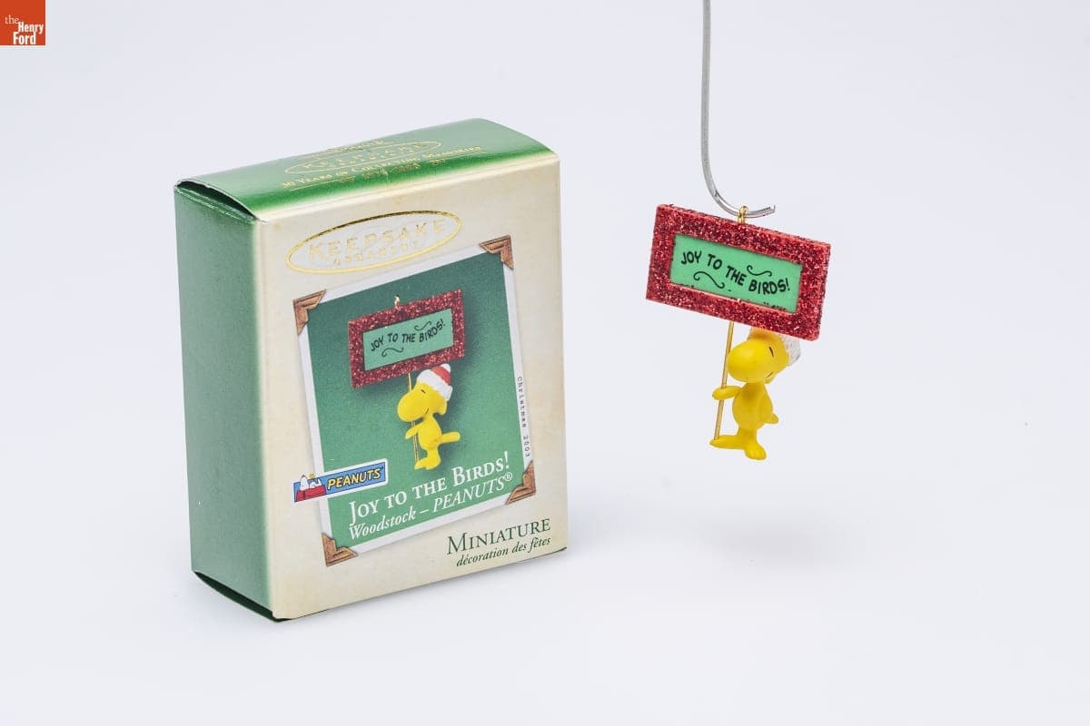 Hallmark "PEANUTS: Joy to the Birds" Miniature Christmas Ornament, 2003