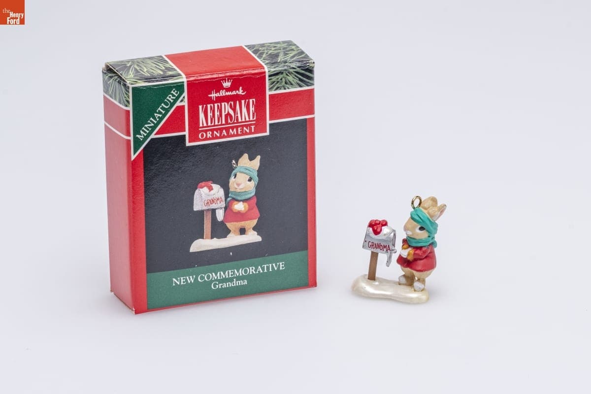 Hallmark "Grandma" Miniature Christmas Ornament, 1992