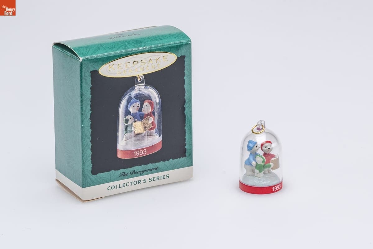 Hallmark "The Bearymores Series" Miniature Christmas Ornament, 1993