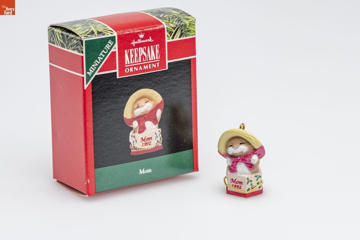 Hallmark "Mom" Miniature Christmas Ornament, 1992