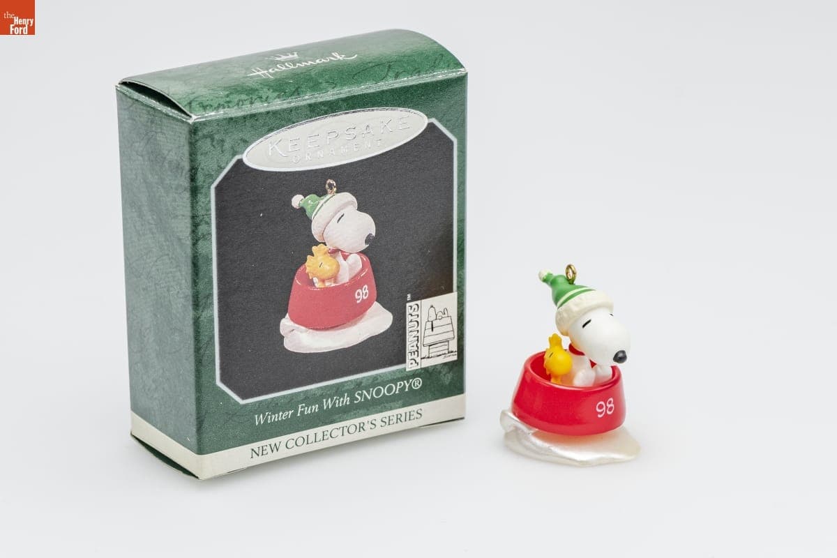 Hallmark "Winter Fun With SNOOPY Series" Miniature Christmas Ornament, 1998