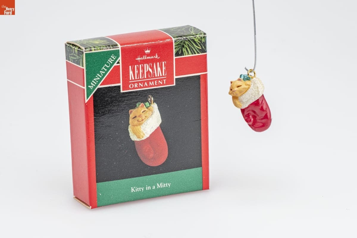 Hallmark "Kitty in a Mitty" Miniature Christmas Ornament, 1991