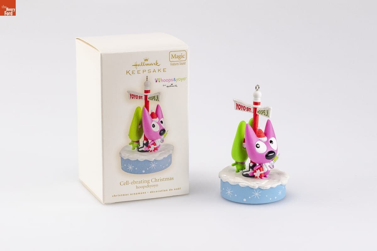 Hallmark "hoops&yoyo: Cell-ebrating Christmas" Christmas Ornament, 2008