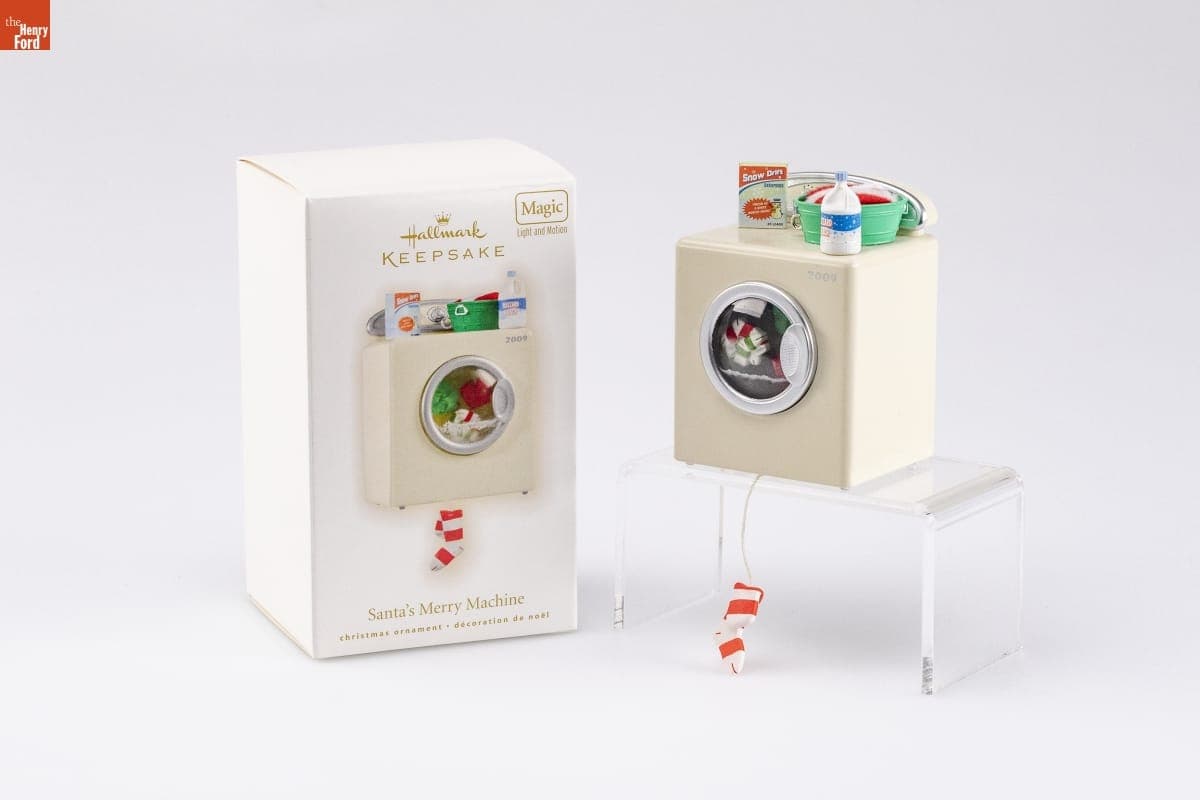 Hallmark "Santa's Merry Machine" Christmas Ornament, 2009
