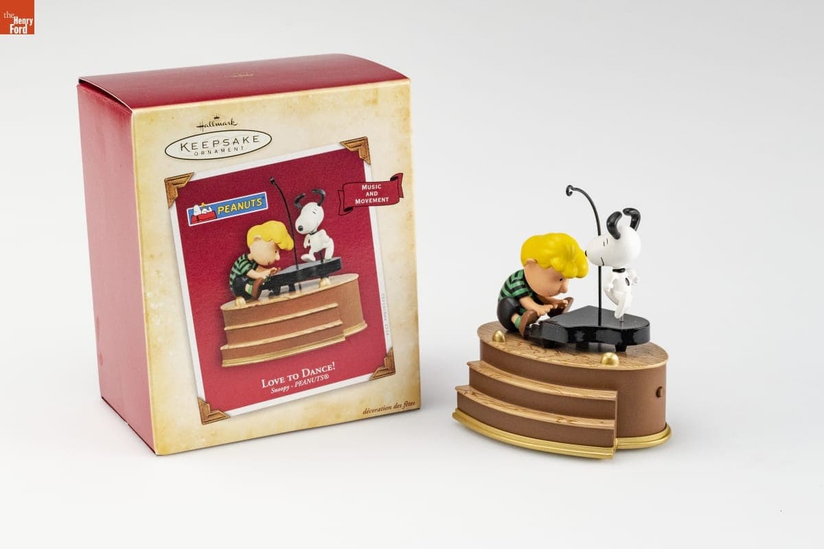 Hallmark "PEANUTS Snoopy: Love to Dance!" Christmas Ornament, 2004