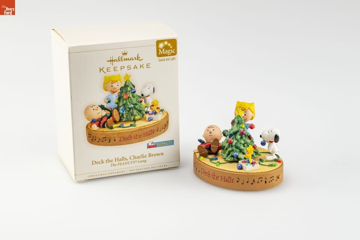 Hallmark "The PEANUTS Gang: Deck the Halls, Charlie Brown" Christmas Ornament, 2006