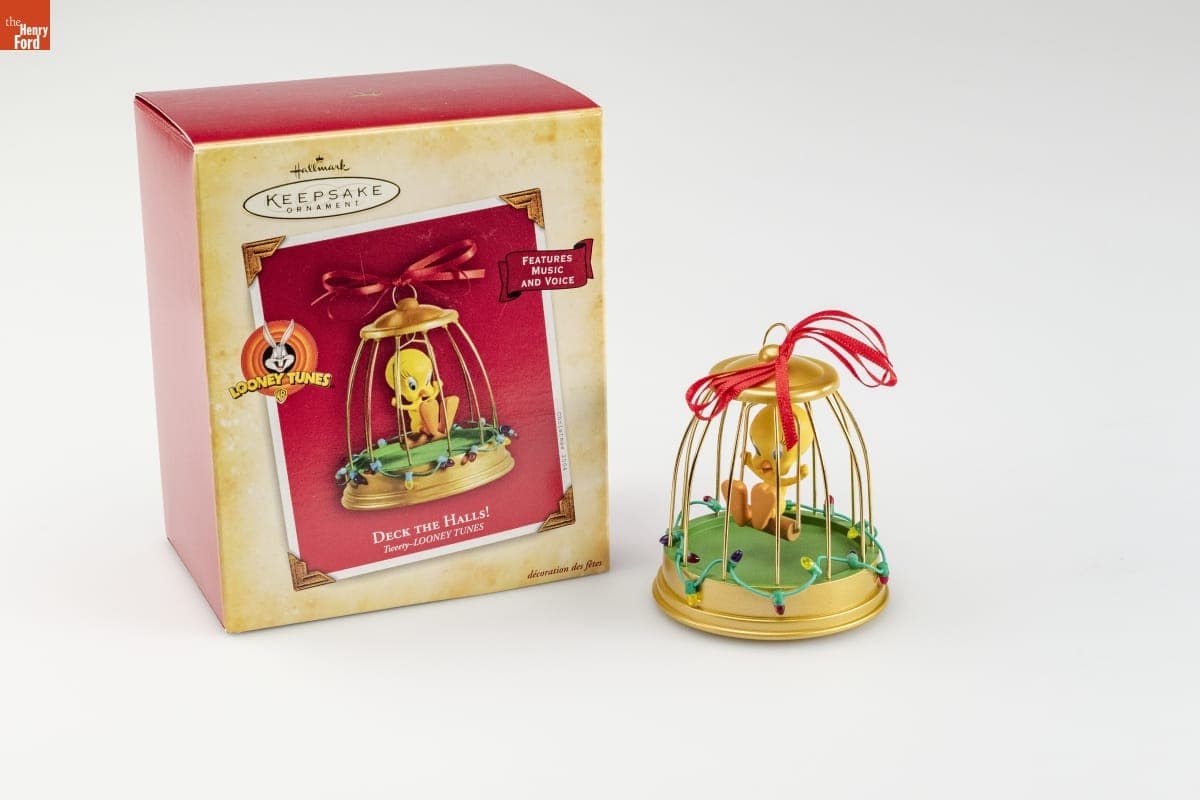 Hallmark "LOONEY TUNES Tweety: Deck the Halls!" Christmas Ornament, 2004