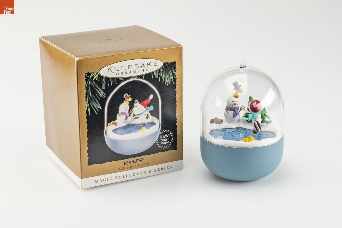 Hallmark "PEANUTS Series" Christmas Ornament, 1995
