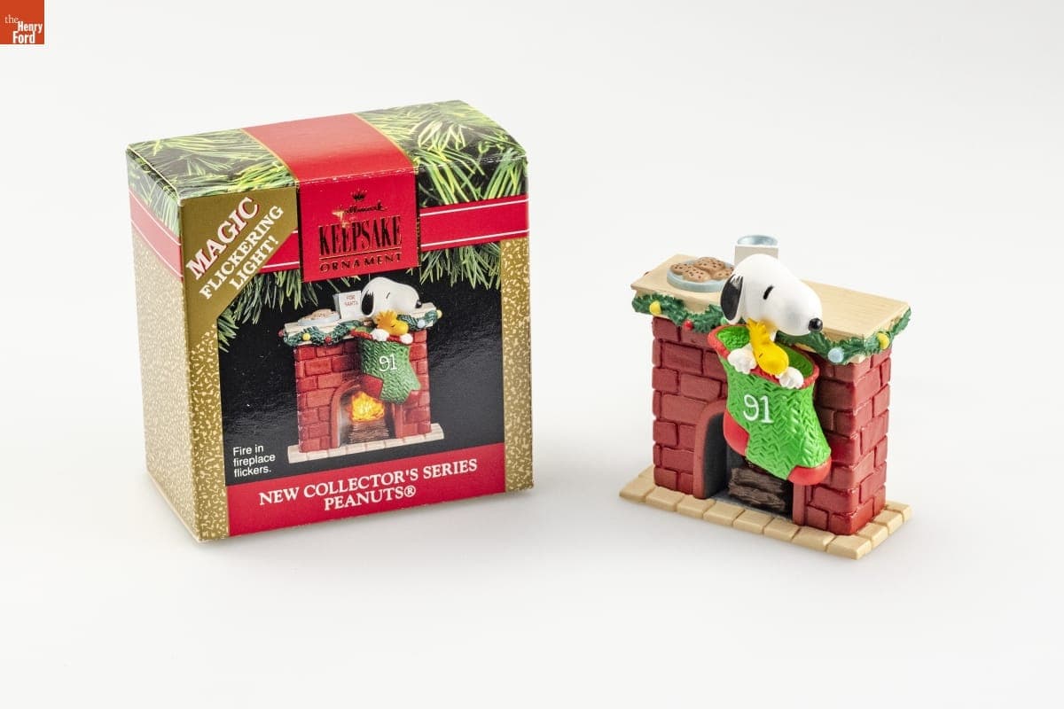 Hallmark "PEANUTS Series" Christmas Ornament, 1991