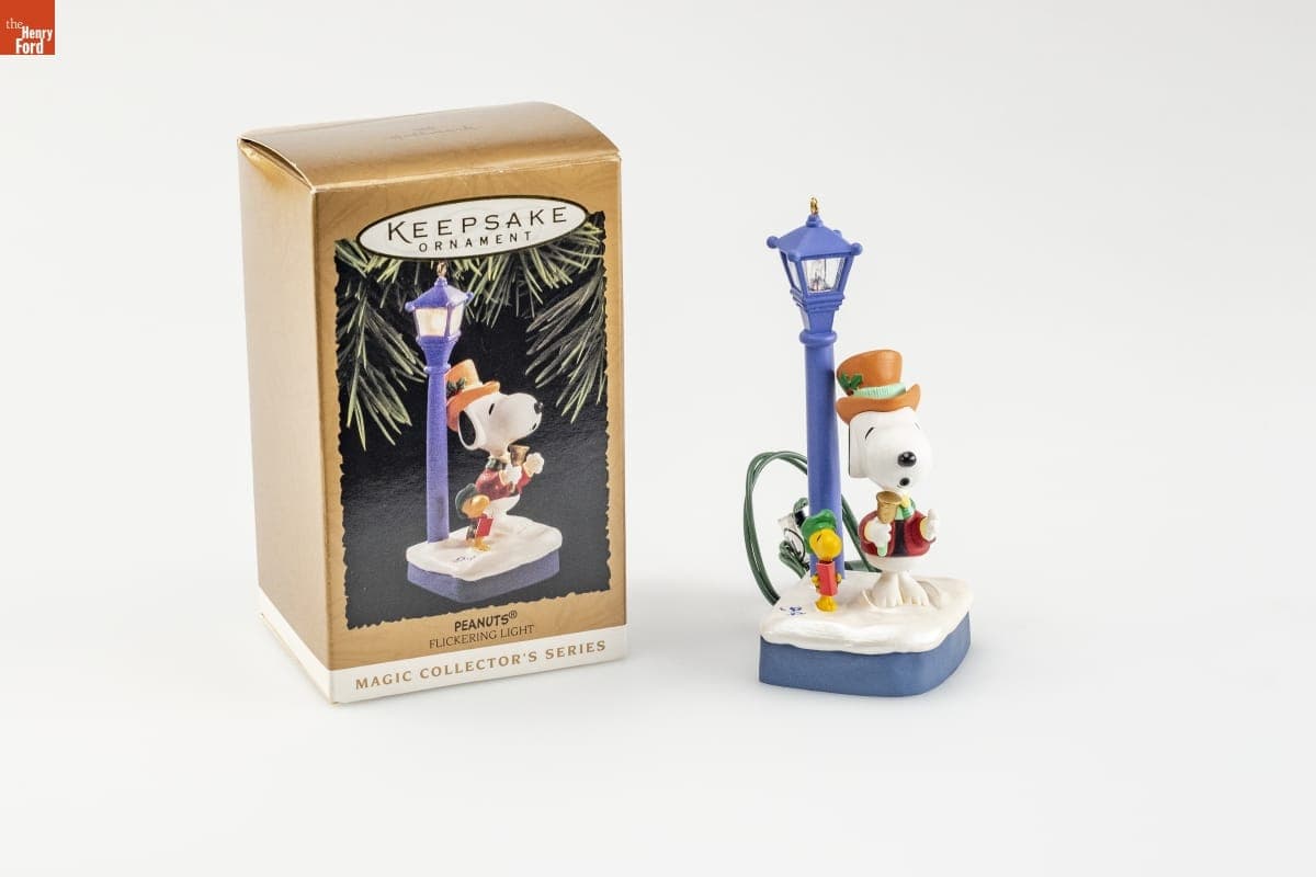 Hallmark "PEANUTS Series" Christmas Ornament, 1994