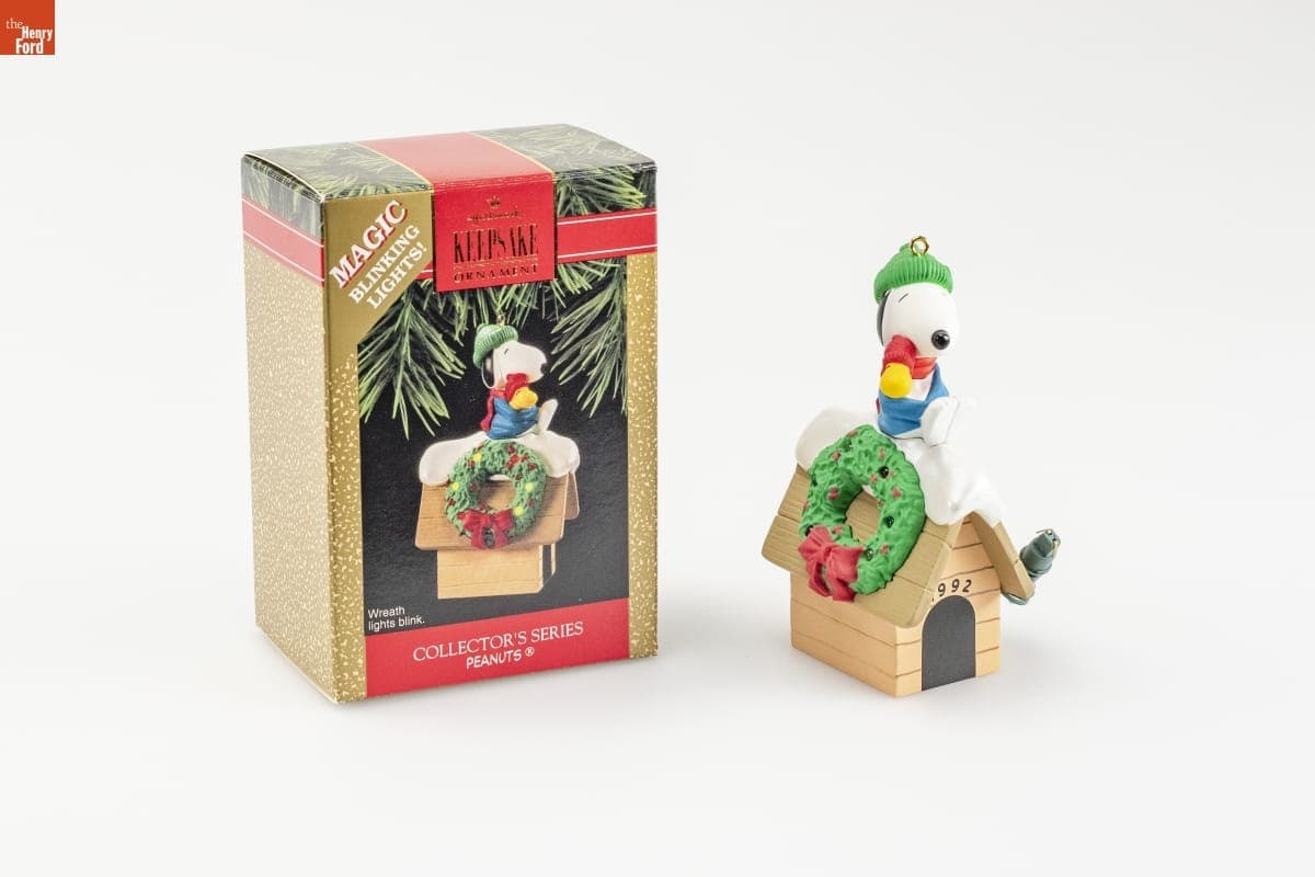 Hallmark "PEANUTS Series" Christmas Ornament, 1992