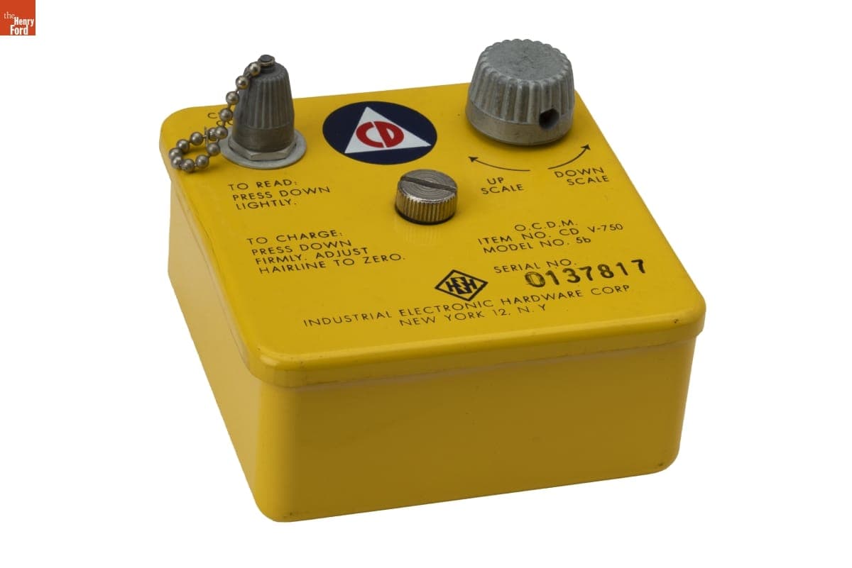 CD V-750 Model 5b Dosimeter Charger, circa 1962