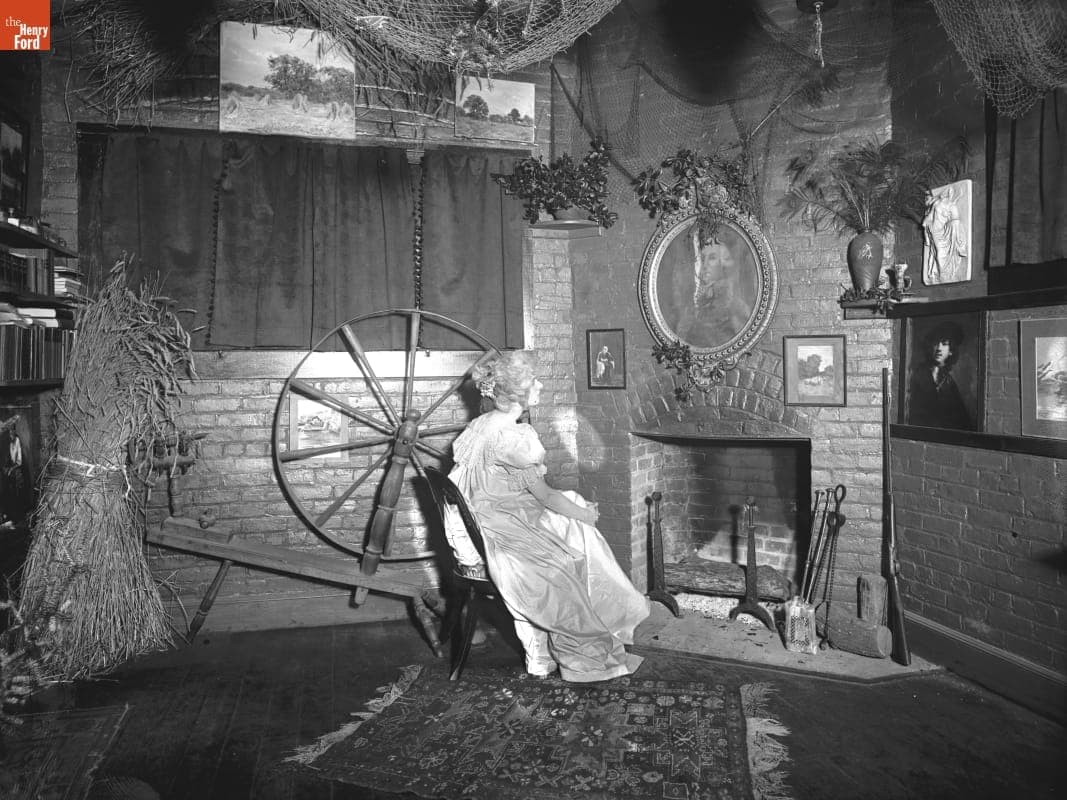 Miss Louise Munger Studio, 1890-1915